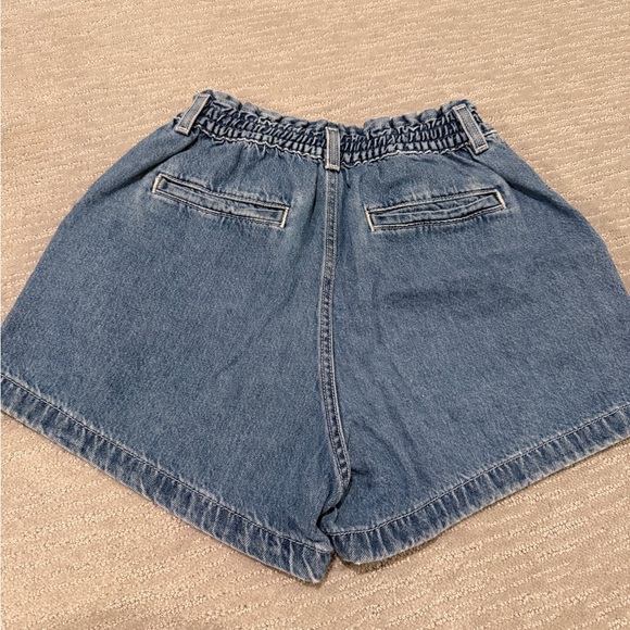 Levi's Classic Blue Jean Shorts - Picture 3 of 3
